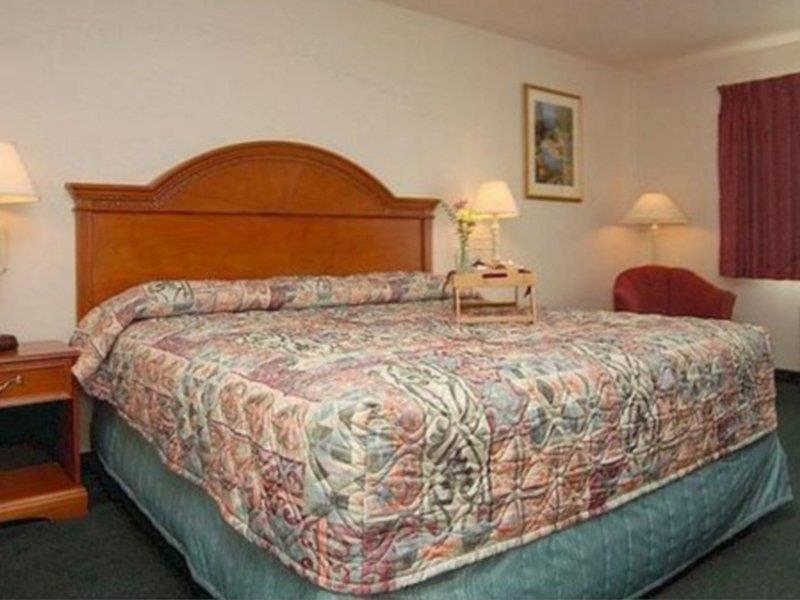 Inn Quality Downtown Convention Center 2*