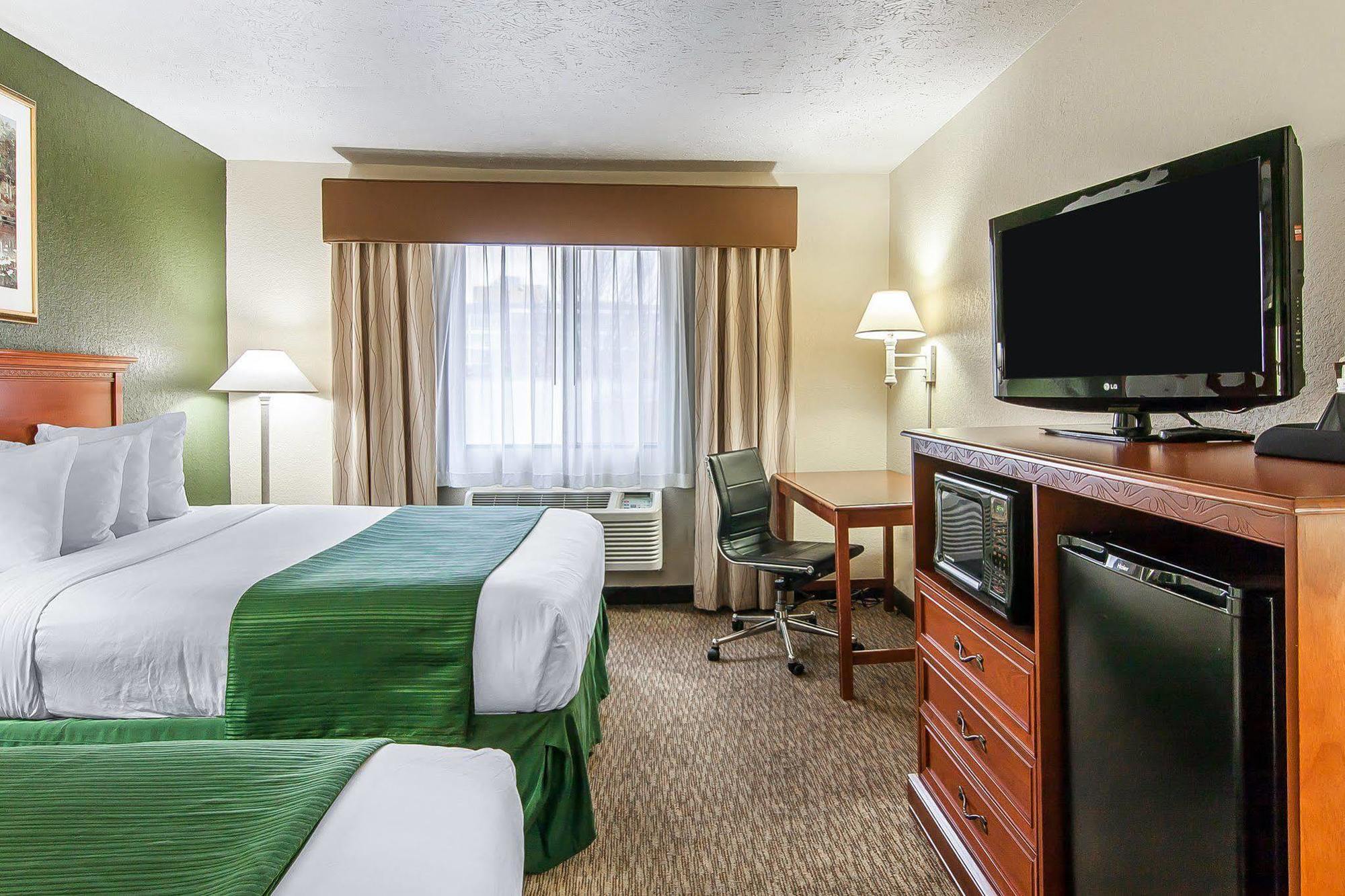 Inn Quality Downtown Convention Center 2*